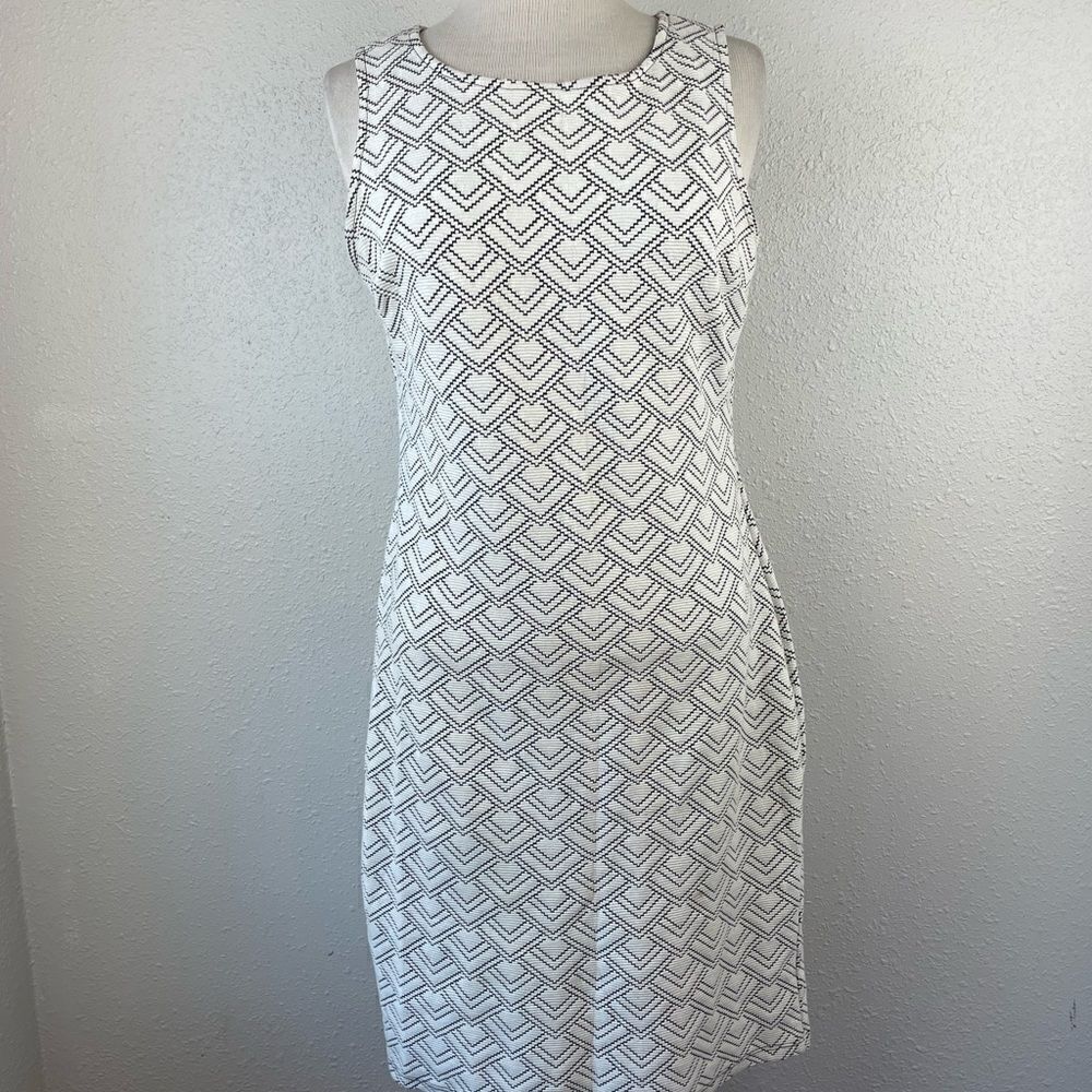 Kaileigh Sleeveless Midi Dress Size M EUC